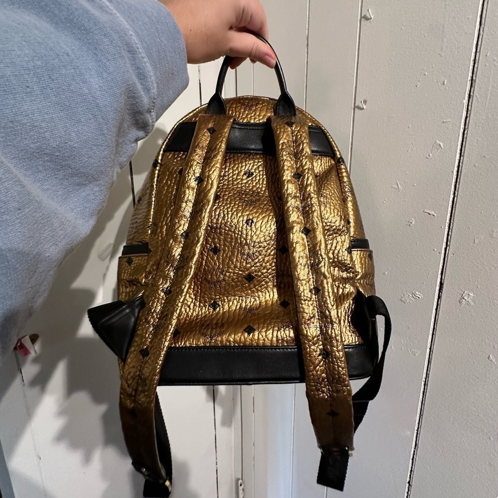 AUTHENTIC MCM LIMTED EDITION GOLD BROZE Studded Backpack - Picture 5 of 8